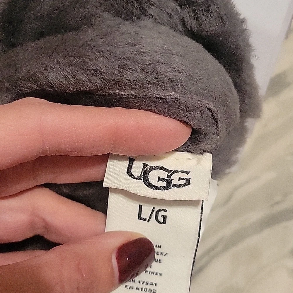 Ugg Sherling Suede Tech‎ Glove. NWT. Cold weather Outdoors Skiing Winter